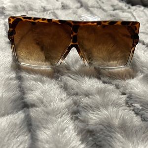 Oversized sunglasses 1 for 9 or 2 for 15